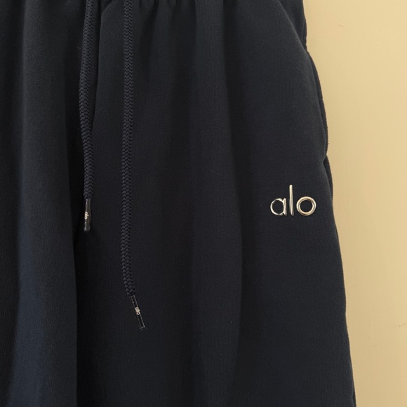 Alo Yoga Accolade Sweatpant - Picture 4 of 5